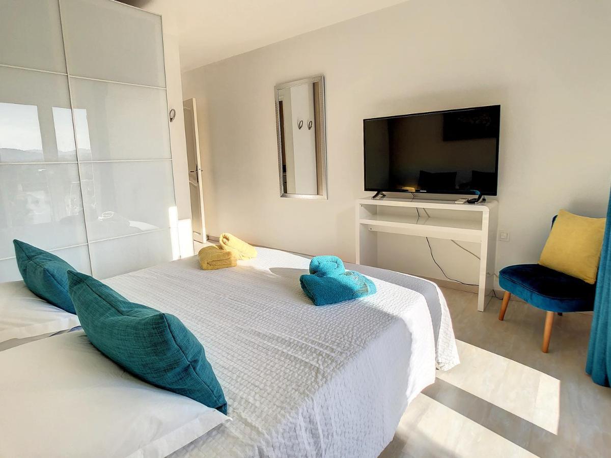 3 Bedrooms Villa Near Cannes - Pool & Jacuzzi - Sea View Mandelieu-la-Napoule Exterior photo